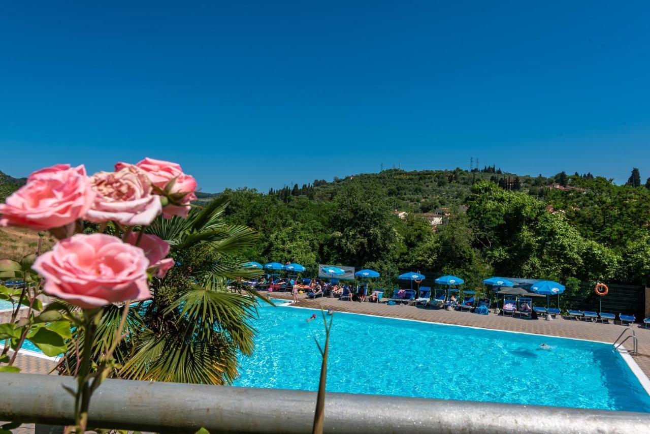 Troghi Camping Village Il Poggetto מראה חיצוני תמונה