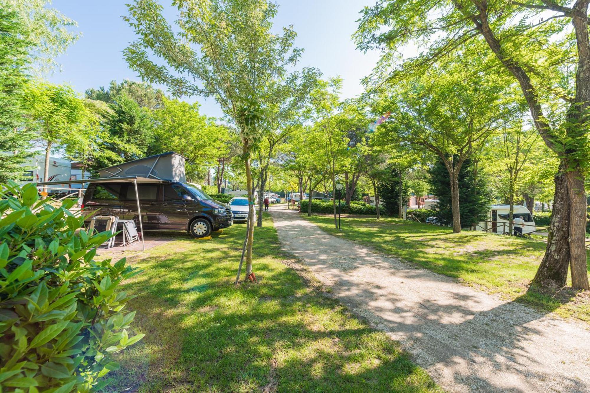 Troghi Camping Village Il Poggetto מראה חיצוני תמונה