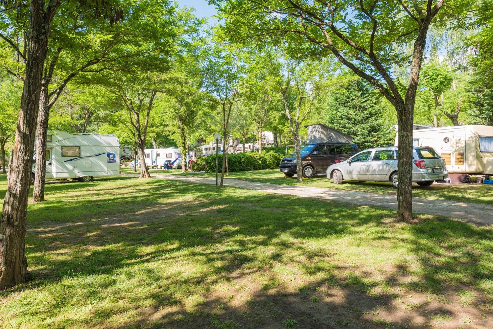 Troghi Camping Village Il Poggetto מראה חיצוני תמונה
