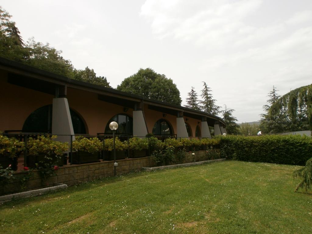 Troghi Camping Village Il Poggetto מראה חיצוני תמונה
