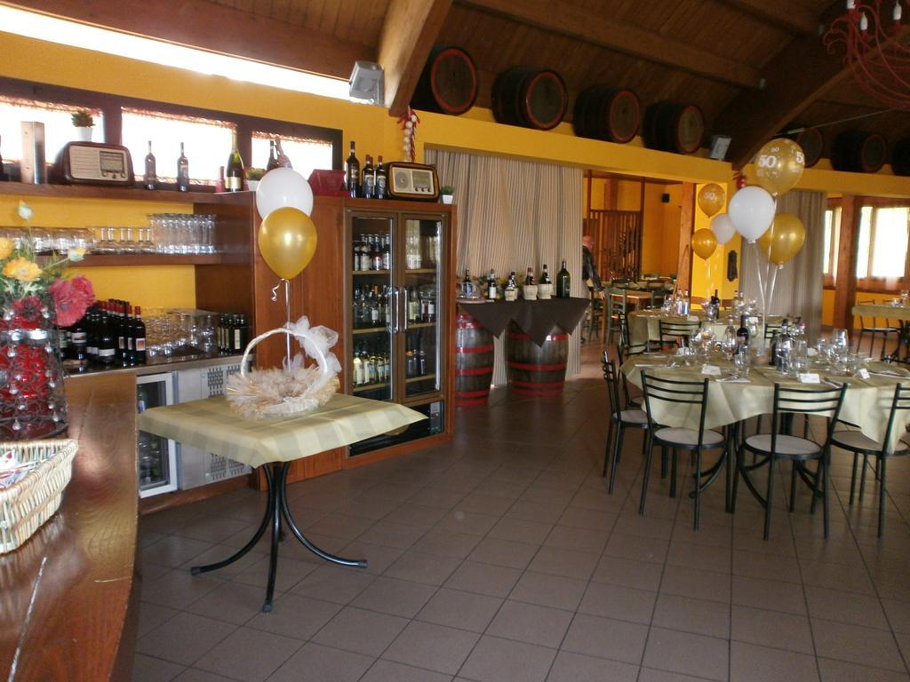 Troghi Camping Village Il Poggetto מראה חיצוני תמונה