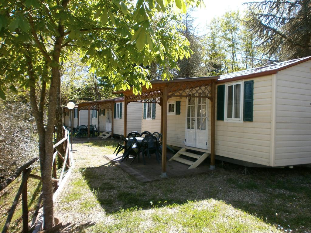 Troghi Camping Village Il Poggetto מראה חיצוני תמונה