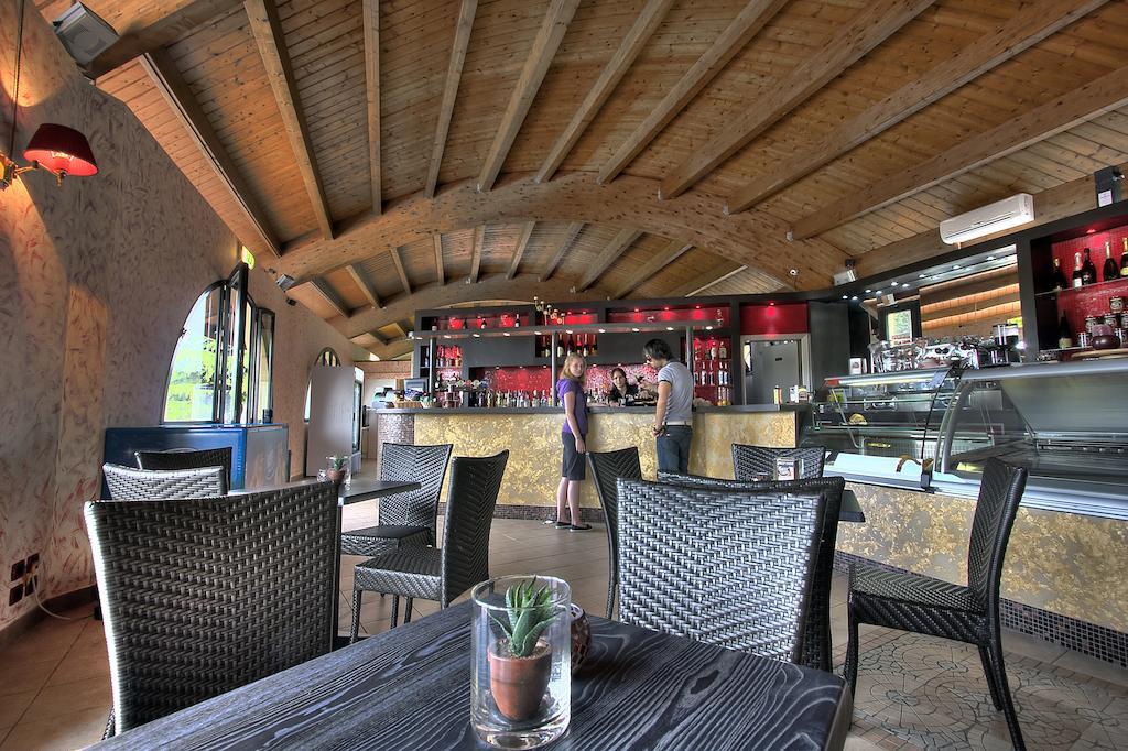 Troghi Camping Village Il Poggetto מראה חיצוני תמונה