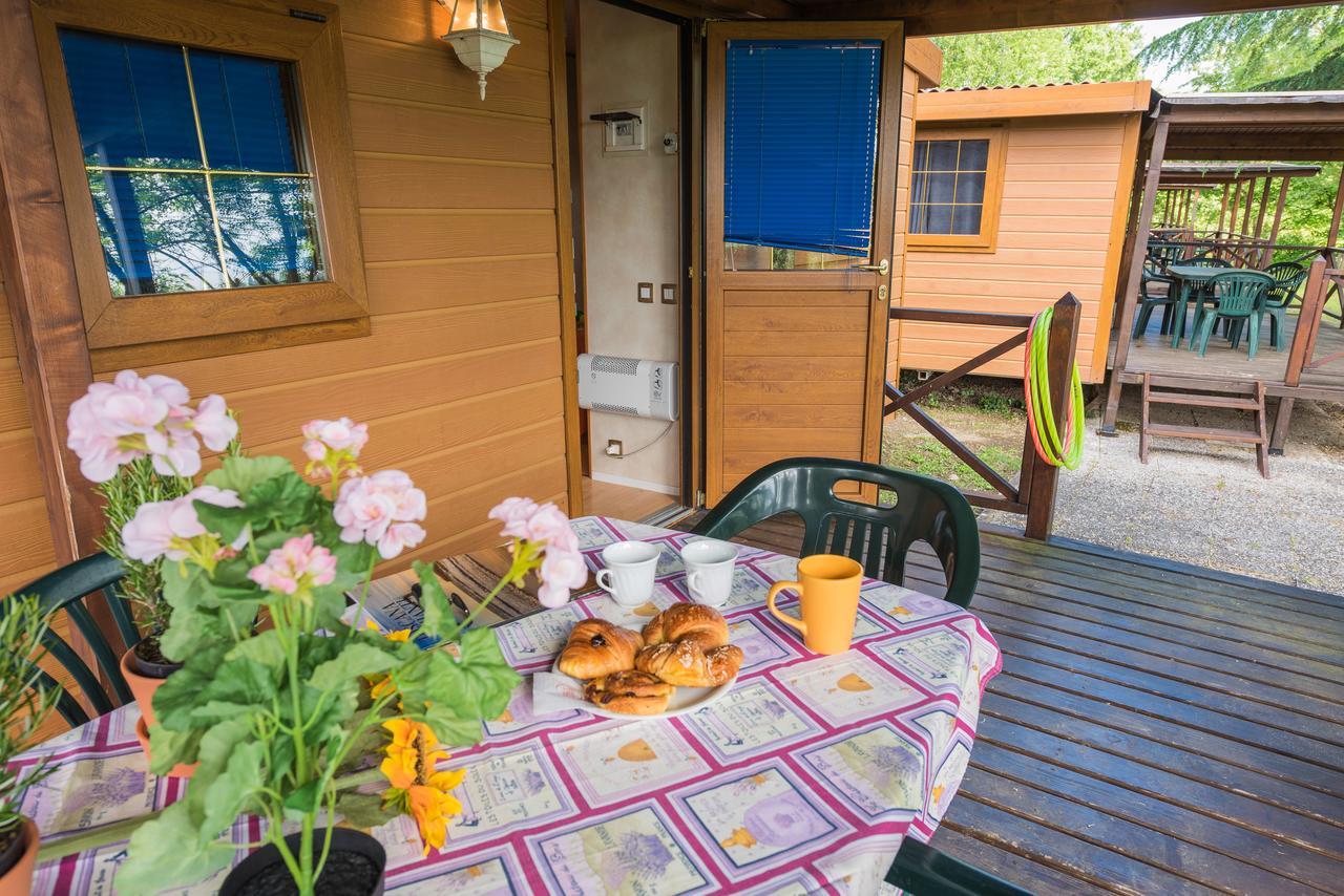 Troghi Camping Village Il Poggetto מראה חיצוני תמונה