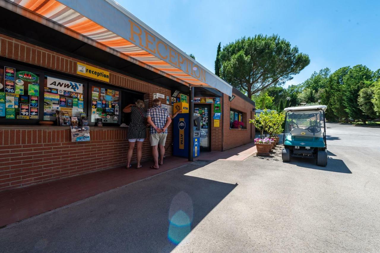 Troghi Camping Village Il Poggetto מראה חיצוני תמונה