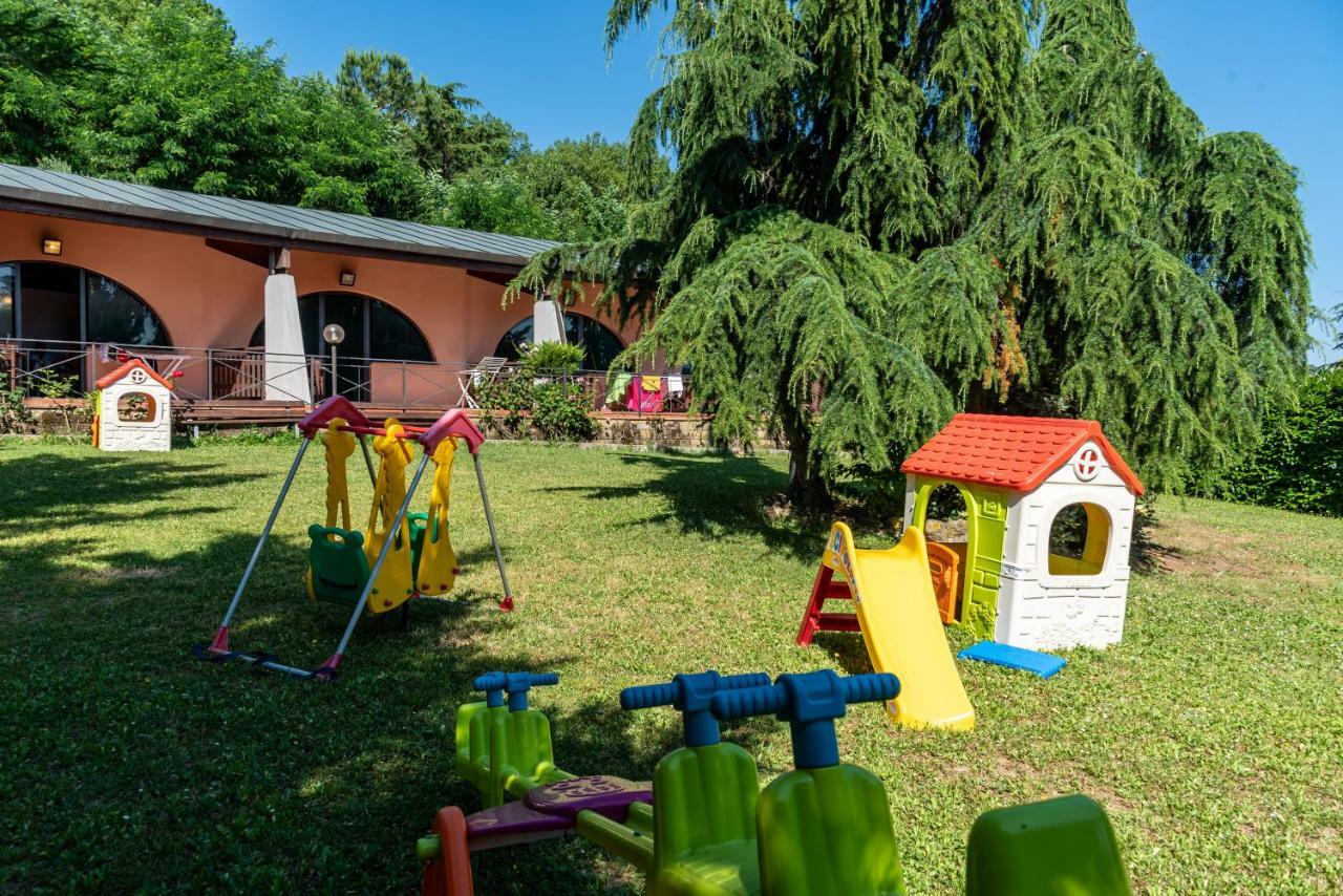 Troghi Camping Village Il Poggetto מראה חיצוני תמונה