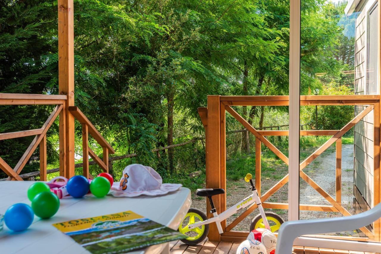 Troghi Camping Village Il Poggetto מראה חיצוני תמונה